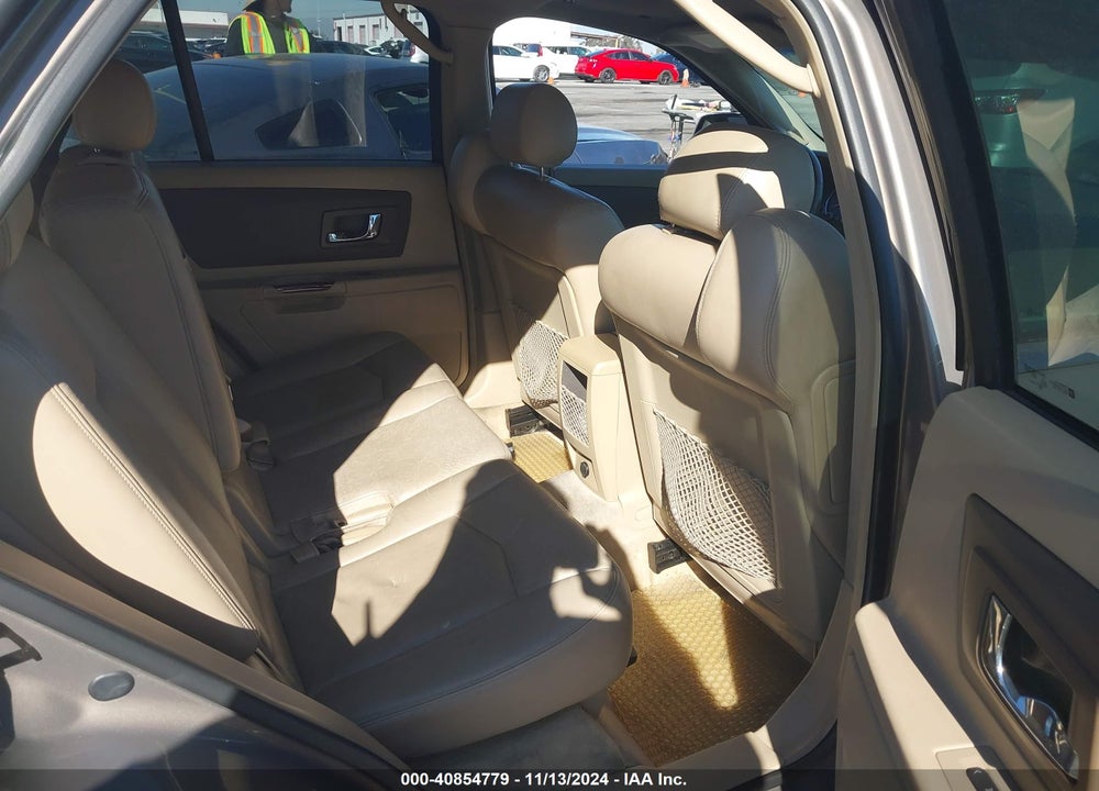 2006 CADILLAC SRX V6 VIN: 1GYEE637860218385