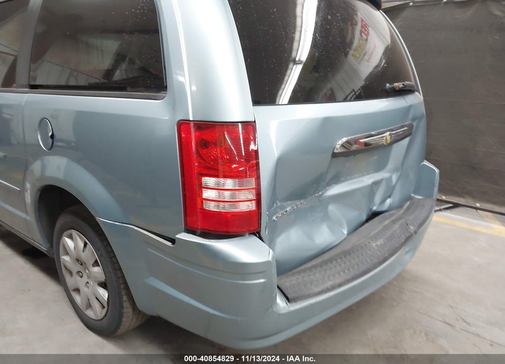 2008 CHRYSLER TOWN & COUNTRY VIN: 2A8HR44HX8R604973