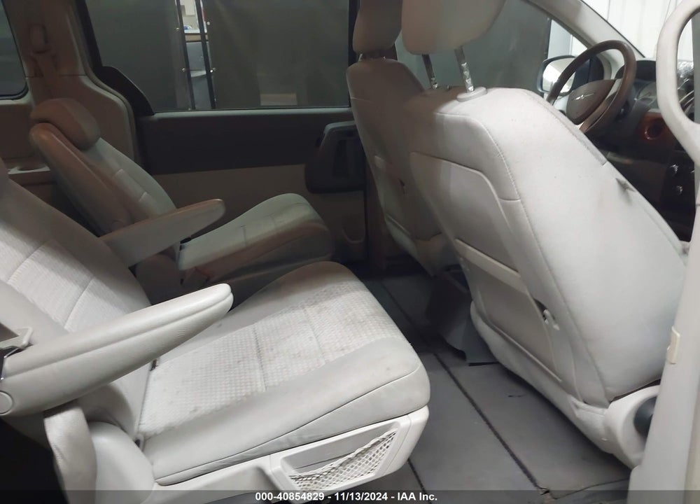 2008 CHRYSLER TOWN & COUNTRY VIN: 2A8HR44HX8R604973
