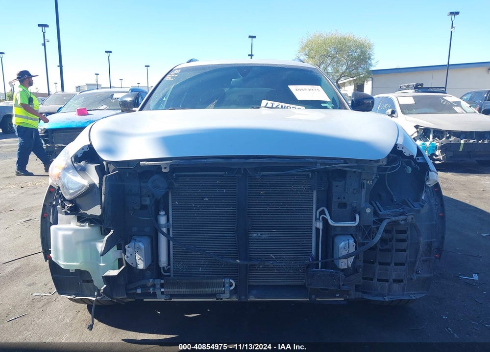 2017 INFINITI QX70 VIN: JN8CS1MW5HM414573