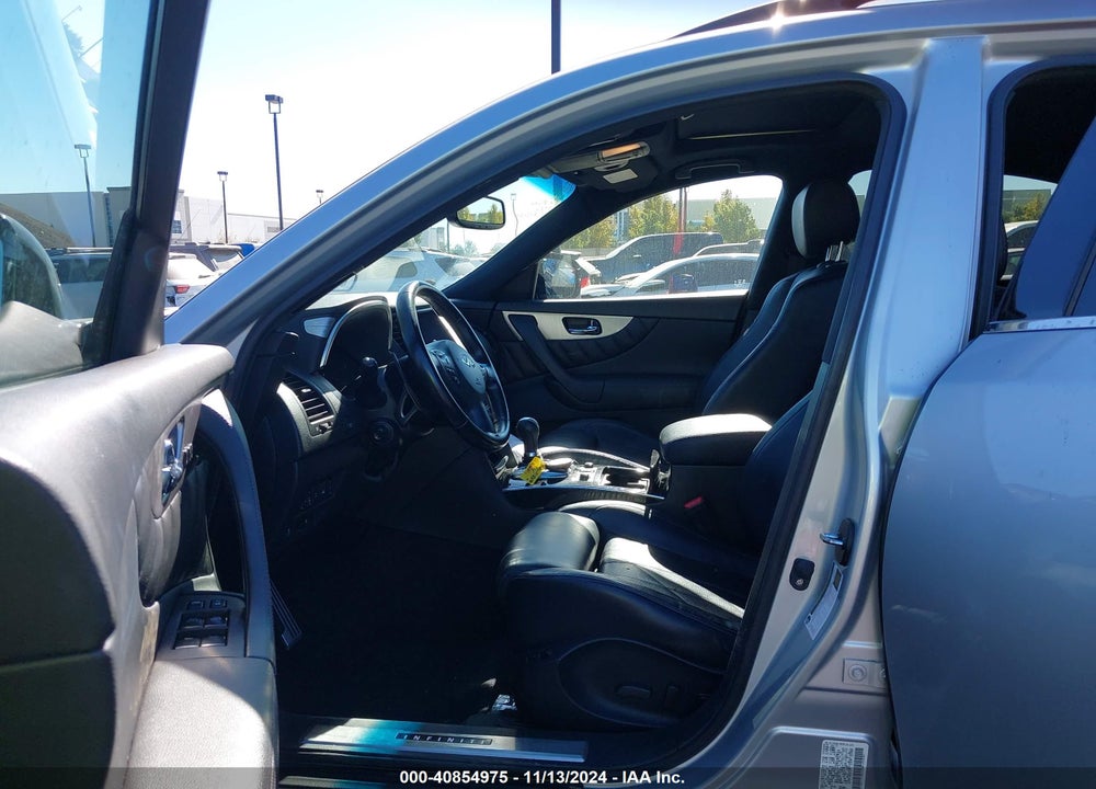 2017 INFINITI QX70 VIN: JN8CS1MW5HM414573