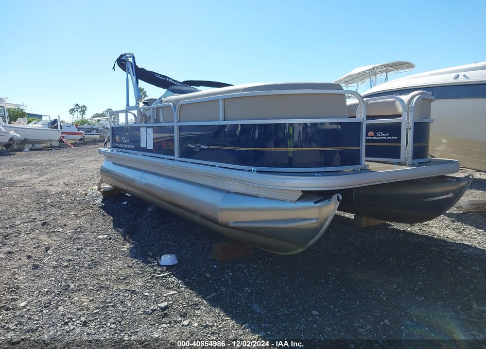 2022 SUNTRACKER OTHER VIN: BUJ18823J122