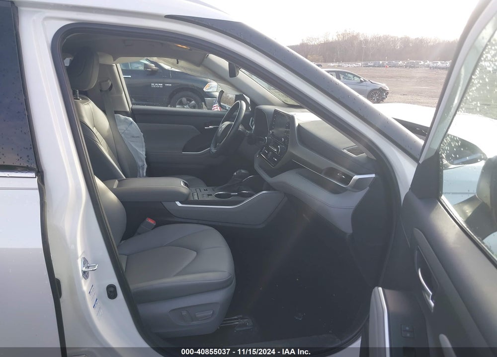 2022 TOYOTA HIGHLANDER XLE VIN: 5TDGZRBH2NS193025