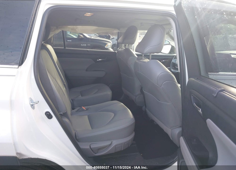 2022 TOYOTA HIGHLANDER XLE VIN: 5TDGZRBH2NS193025