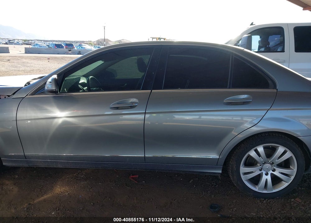2009 MERCEDES-BENZ C 300 LUXURY/SPORT VIN: WDDGF54X39F202512