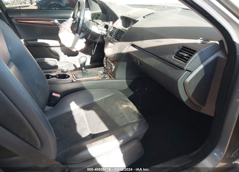 2009 MERCEDES-BENZ C 300 LUXURY/SPORT VIN: WDDGF54X39F202512