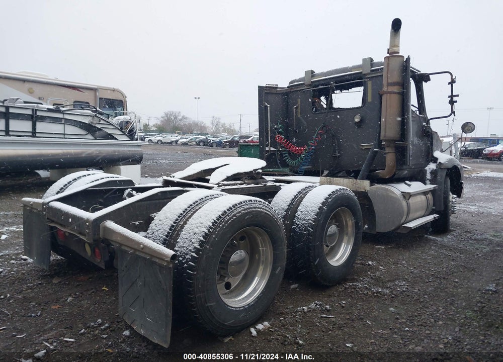 2005 INTERNATIONAL 9200 9200I VIN: 2HSCEAPRX5C036097
