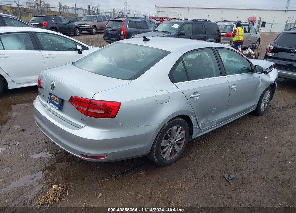 2015 VOLKSWAGEN JETTA 1.8T SE VIN: 3VWD07AJ1FM256488