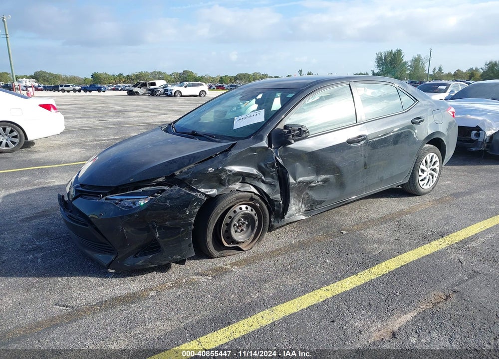 2017 TOYOTA COROLLA LE VIN: 5YFBURHE5HP618353
