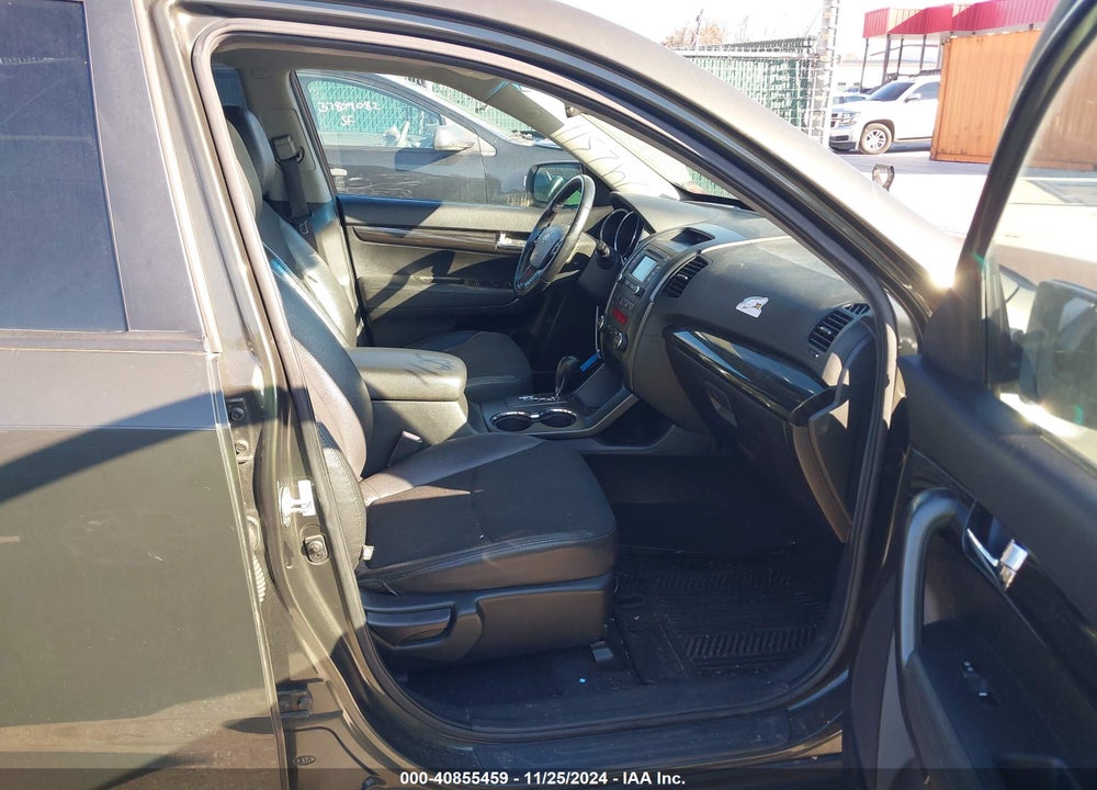 2012 KIA SORENTO EX V6 VIN: 5XYKUDA21CG292311