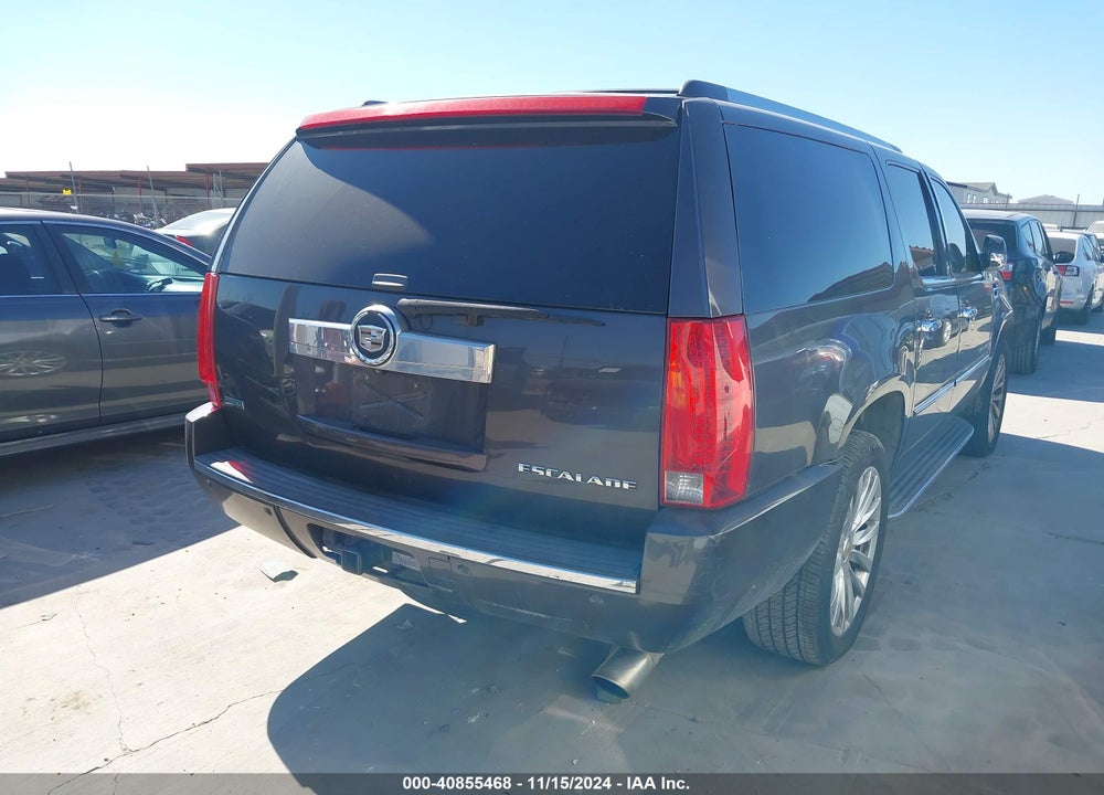2011 CADILLAC ESCALADE ESV LUXURY VIN: 1GYS4HEF5BR294755