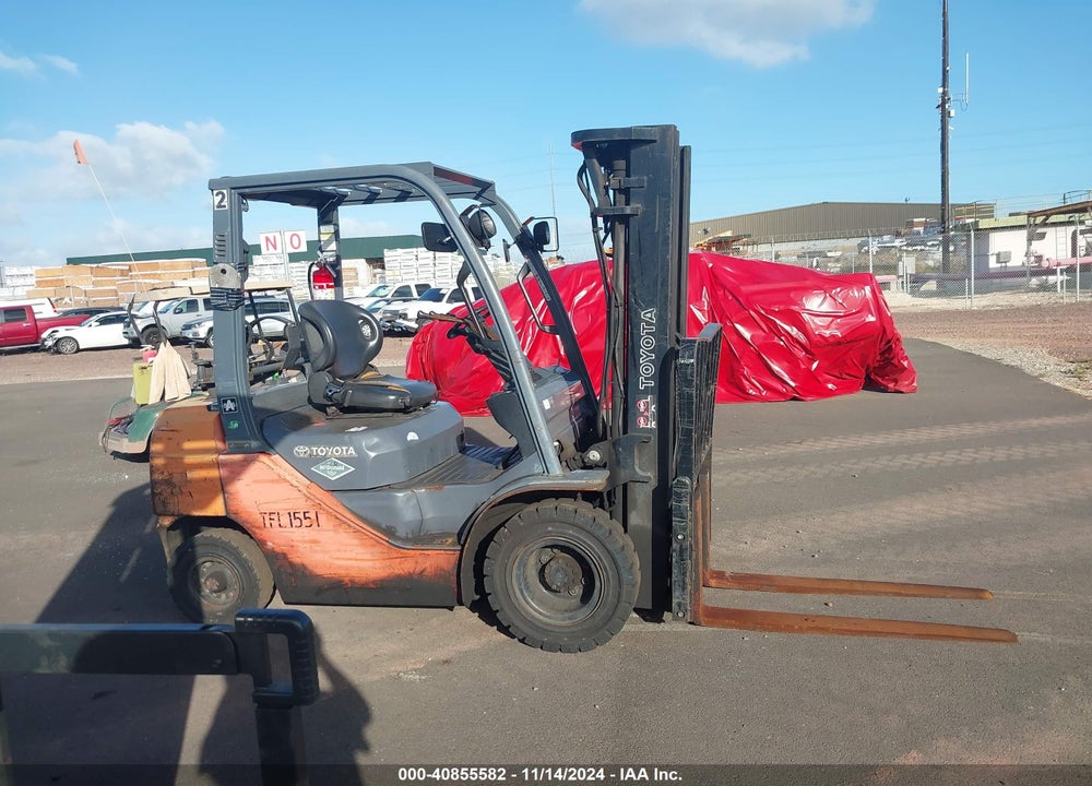 2000 TOYOTA 8FGU25 VIN: 00000000000012394