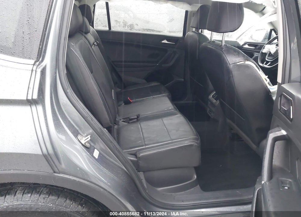 2018 VOLKSWAGEN TIGUAN VIN: 3VV2B7AX0JM120145