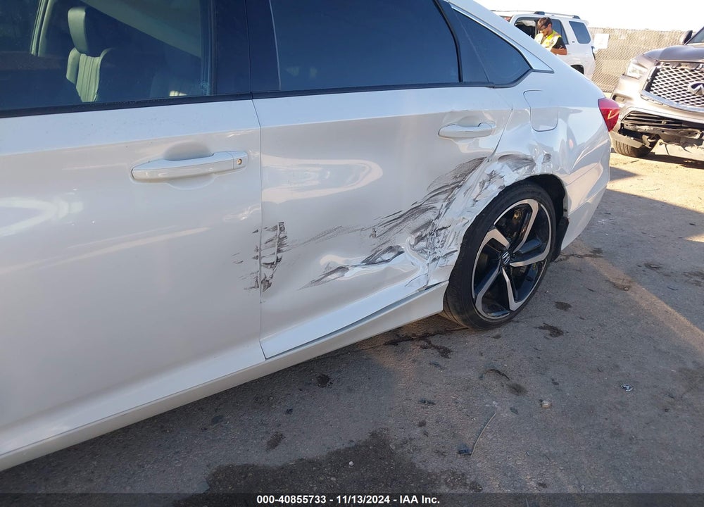 2022 HONDA ACCORD VIN: 1HGCV1F42NA027055