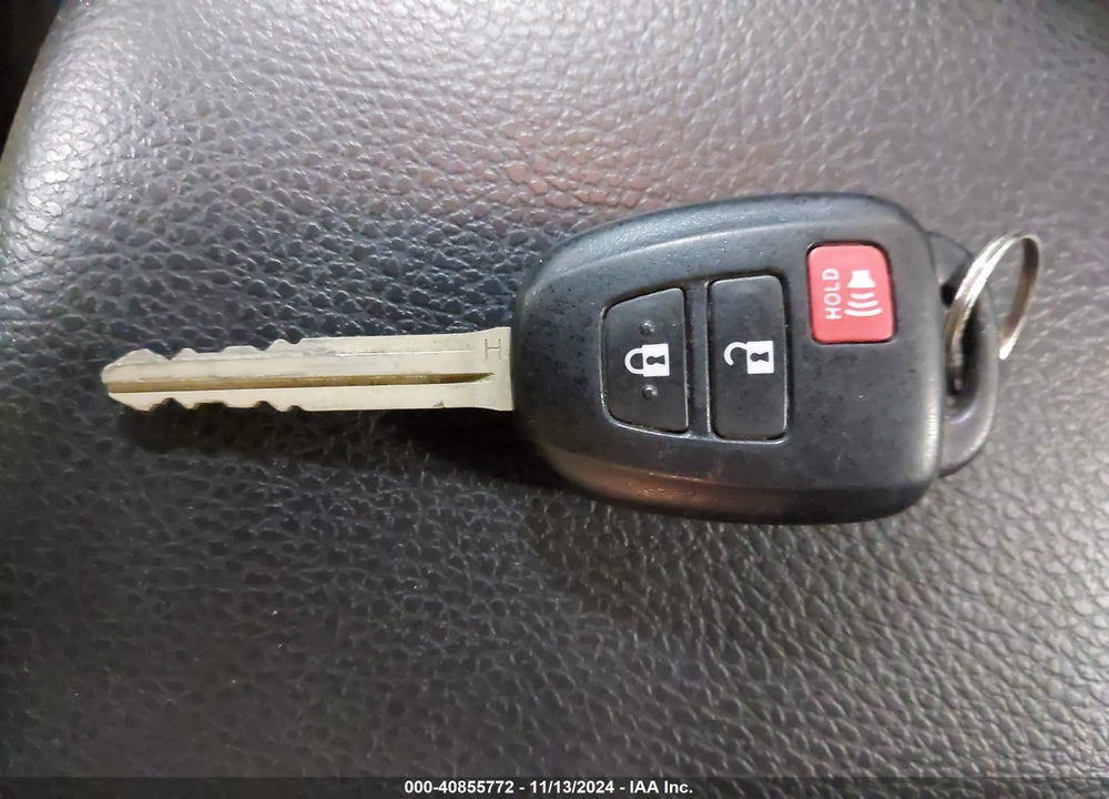 2015 TOYOTA RAV4 XLE VIN: 2T3RFREV0FW243908