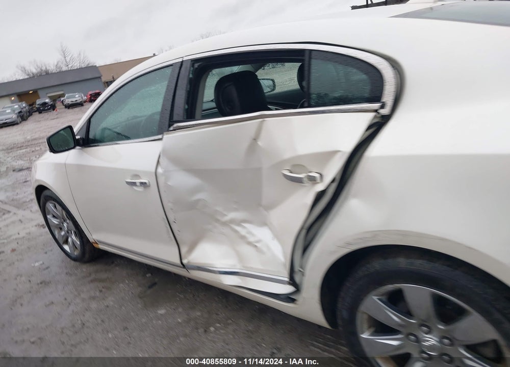 2010 BUICK LACROSSE CXS VIN: 1G4GE5EV3AF262882