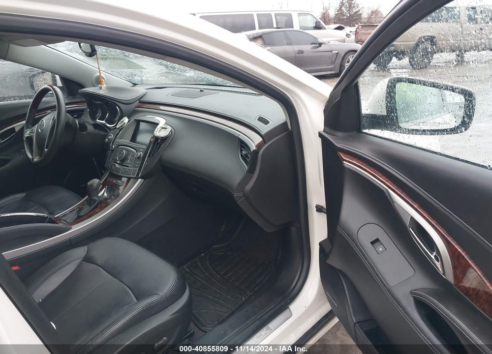 2010 BUICK LACROSSE CXS VIN: 1G4GE5EV3AF262882