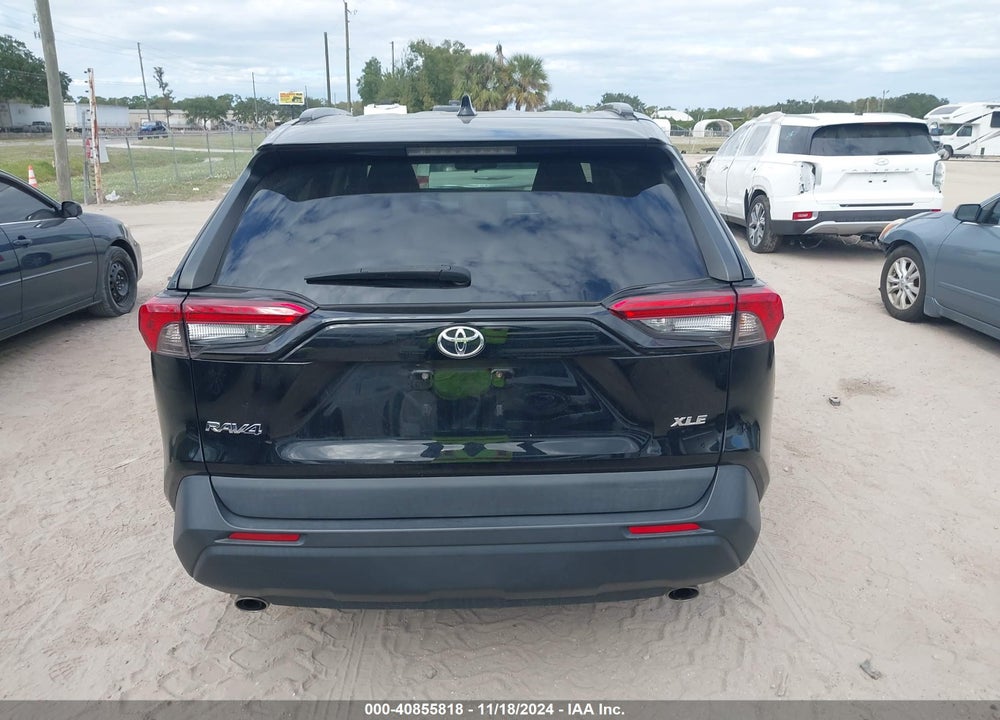 2021 TOYOTA RAV4 XLE VIN: 2T3W1RFV3MW139104