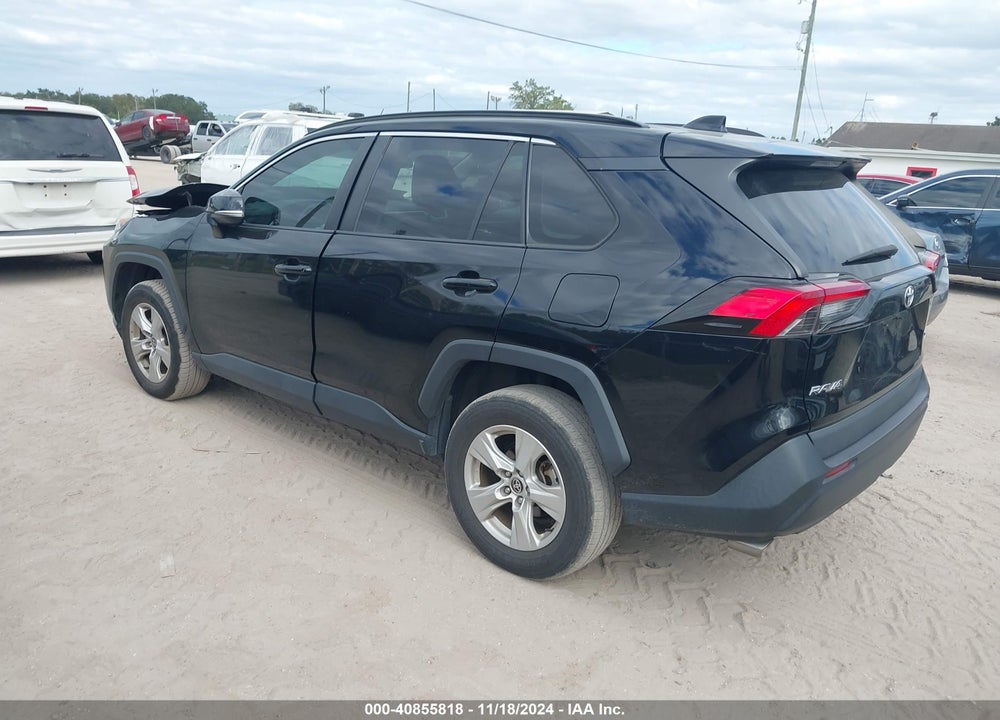 2021 TOYOTA RAV4 XLE VIN: 2T3W1RFV3MW139104
