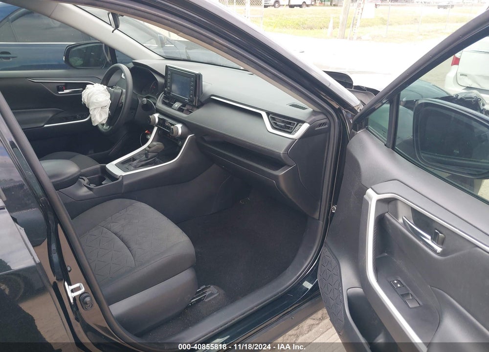 2021 TOYOTA RAV4 XLE VIN: 2T3W1RFV3MW139104