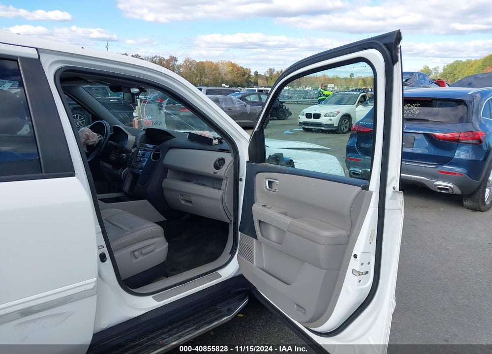 2015 HONDA PILOT EX-L VIN: 5FNYF4H57FB041602