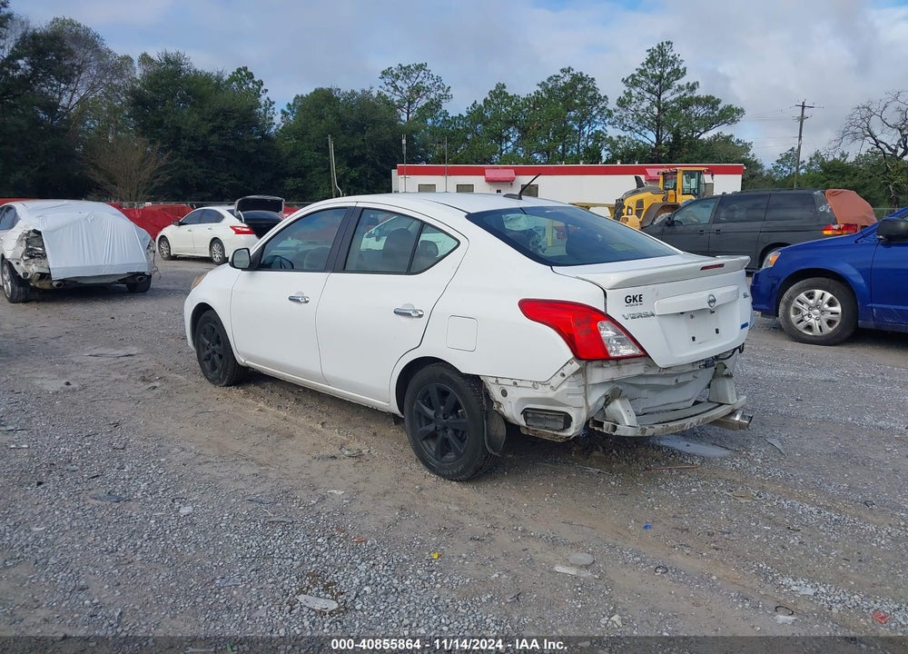 2013 NISSAN VERSA 1.6 SL VIN: 3N1CN7AP0DL888361