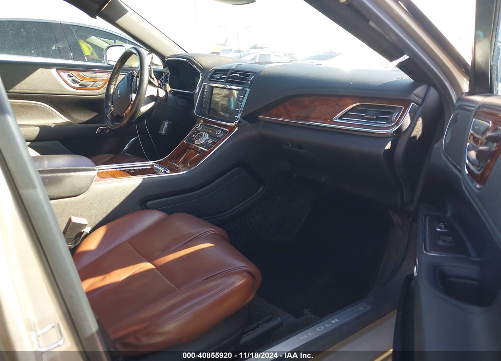 2017 LINCOLN CONTINENTAL RESERVE VIN: 1LN6L9NP6H5624083