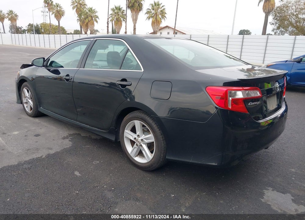 2013 TOYOTA CAMRY SE VIN: 4T1BF1FK3DU688642