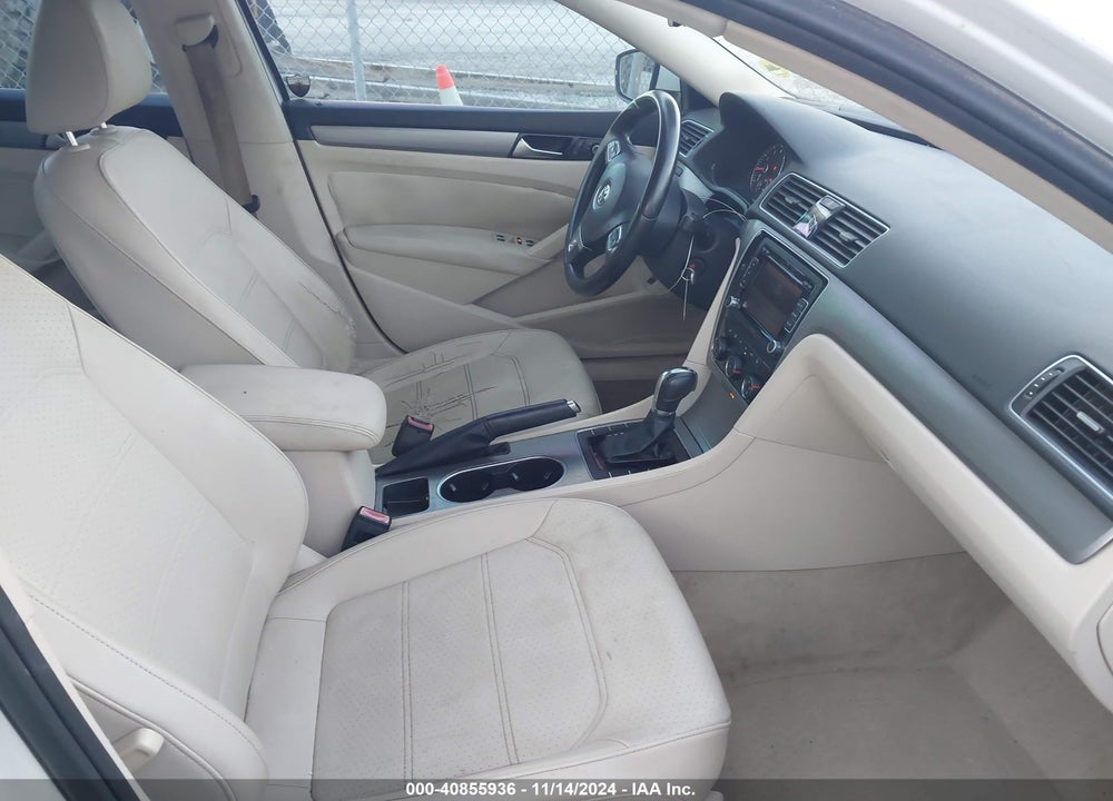 2014 VOLKSWAGEN PASSAT 2.5L SE VIN: 1VWBH7A30EC016835