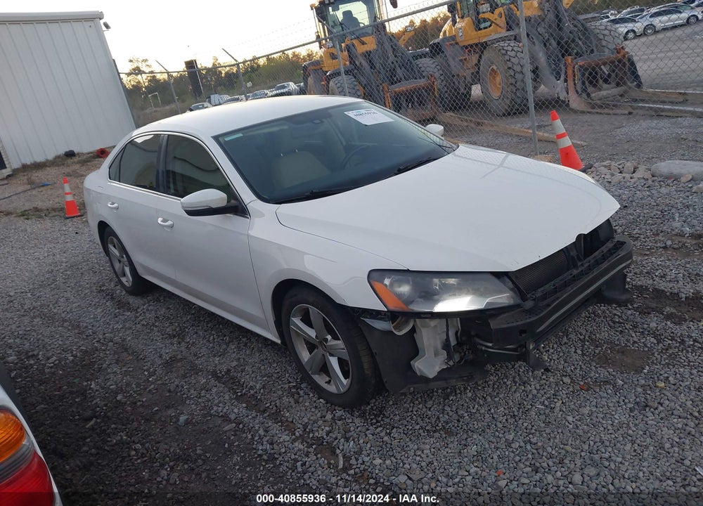 2014 VOLKSWAGEN PASSAT 2.5L SE VIN: 1VWBH7A30EC016835