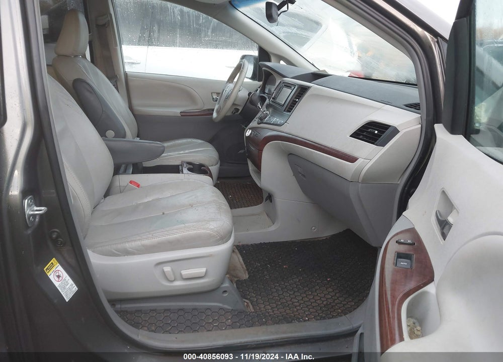 2013 TOYOTA SIENNA XLE LIMITED VIN: 5TDYK3DC5DS347040