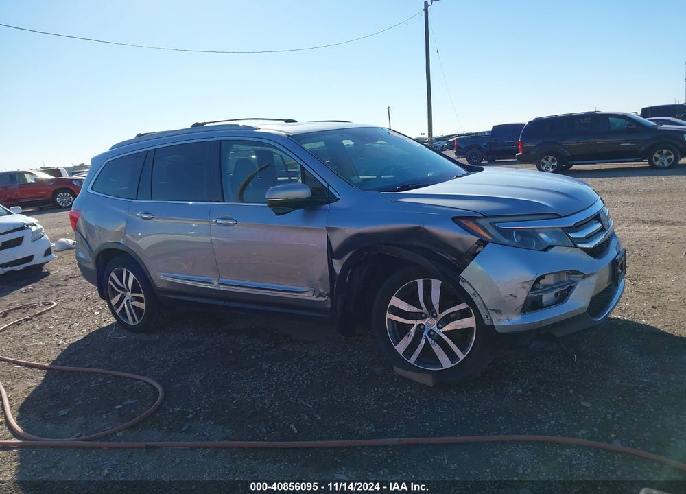 2017 HONDA PILOT TOURING VIN: 5FNYF6H9XHB062350