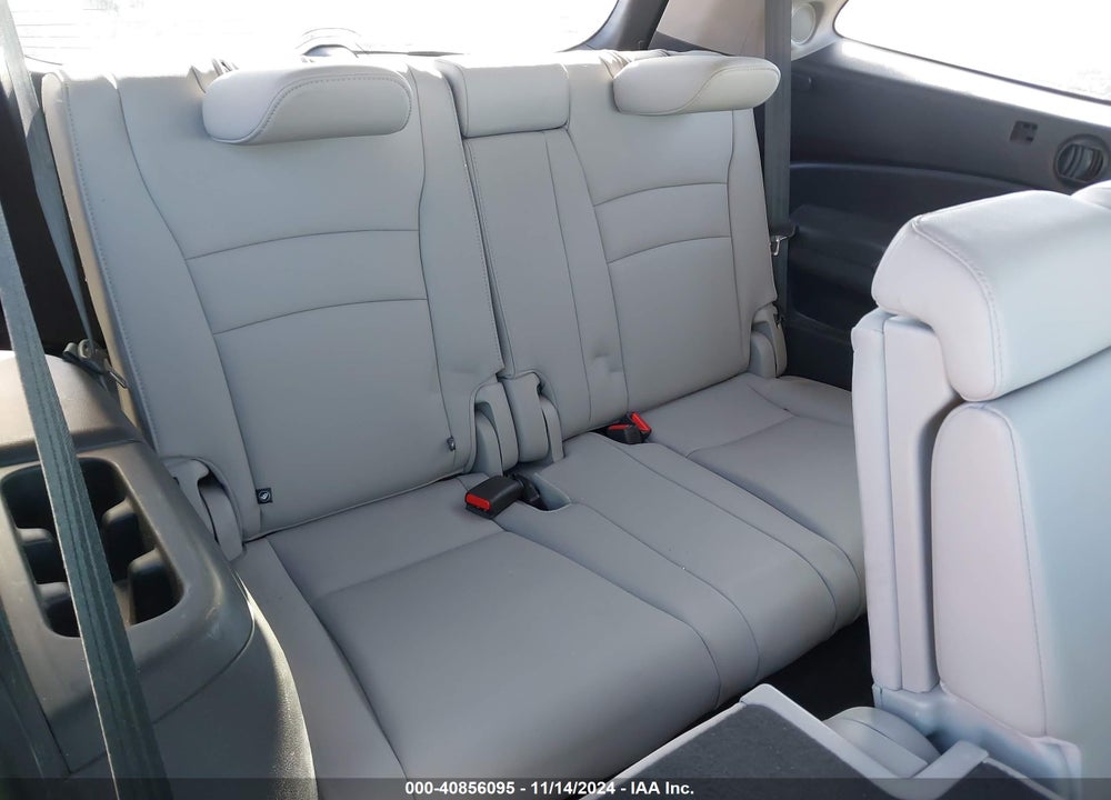 2017 HONDA PILOT TOURING VIN: 5FNYF6H9XHB062350