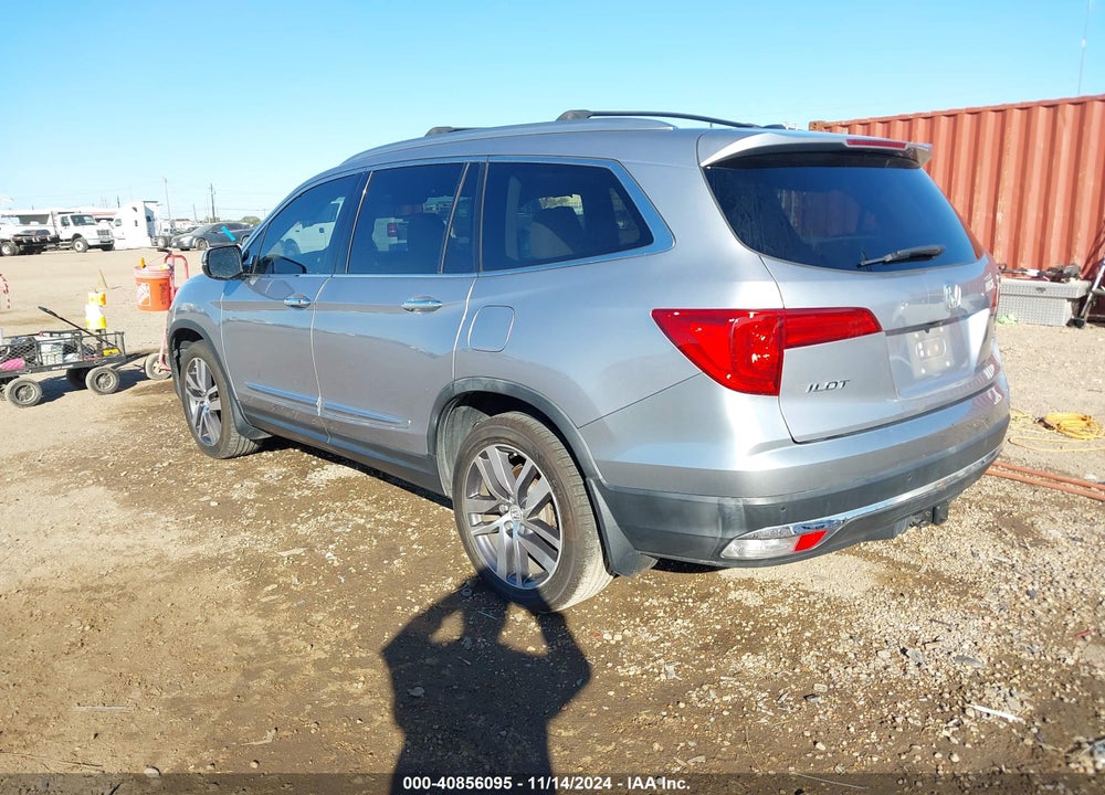 2017 HONDA PILOT TOURING VIN: 5FNYF6H9XHB062350