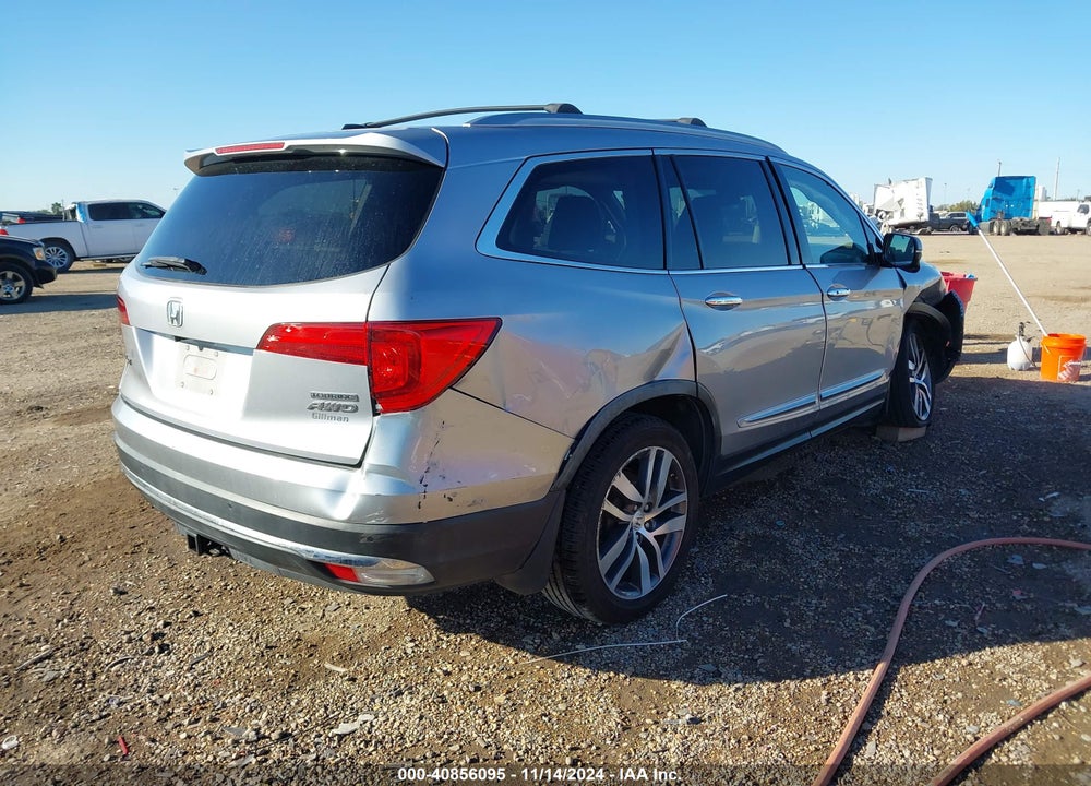 2017 HONDA PILOT TOURING VIN: 5FNYF6H9XHB062350