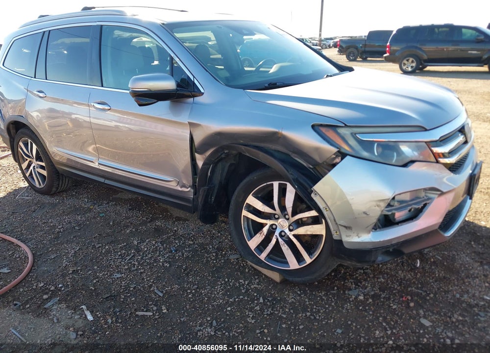 2017 HONDA PILOT TOURING VIN: 5FNYF6H9XHB062350