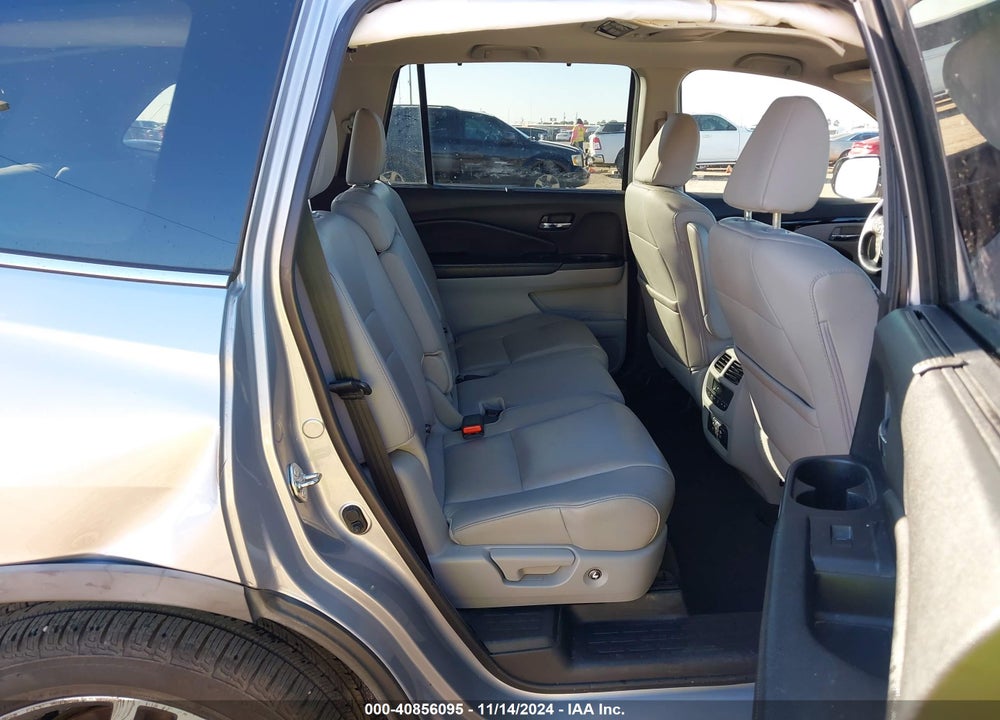 2017 HONDA PILOT TOURING VIN: 5FNYF6H9XHB062350