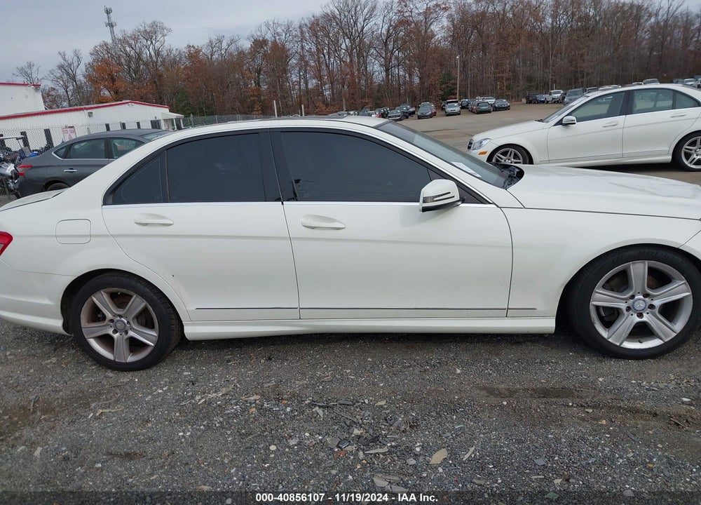 2011 MERCEDES-BENZ C 300 LUXURY 4MATIC/SPORT 4MATIC VIN: WDDGF8BB1BR156708