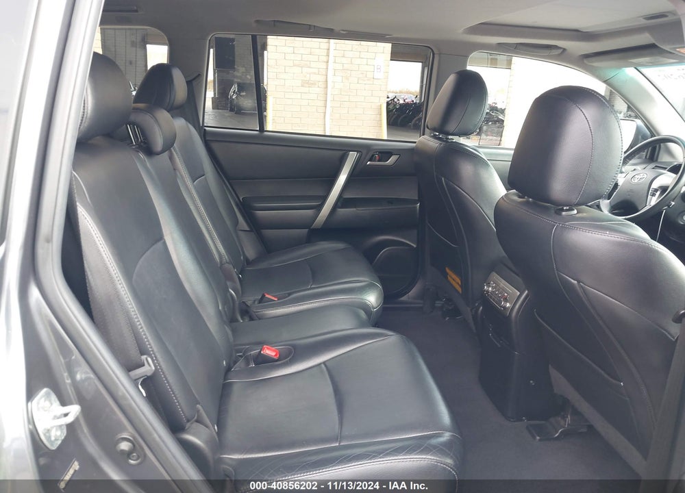 2013 TOYOTA HIGHLANDER PLUS/SE VIN: 5TDZK3EH0DS135385