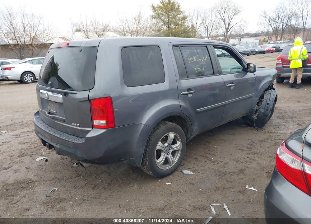 2014 HONDA PILOT EX VIN: 5FNYF4H43EB017027