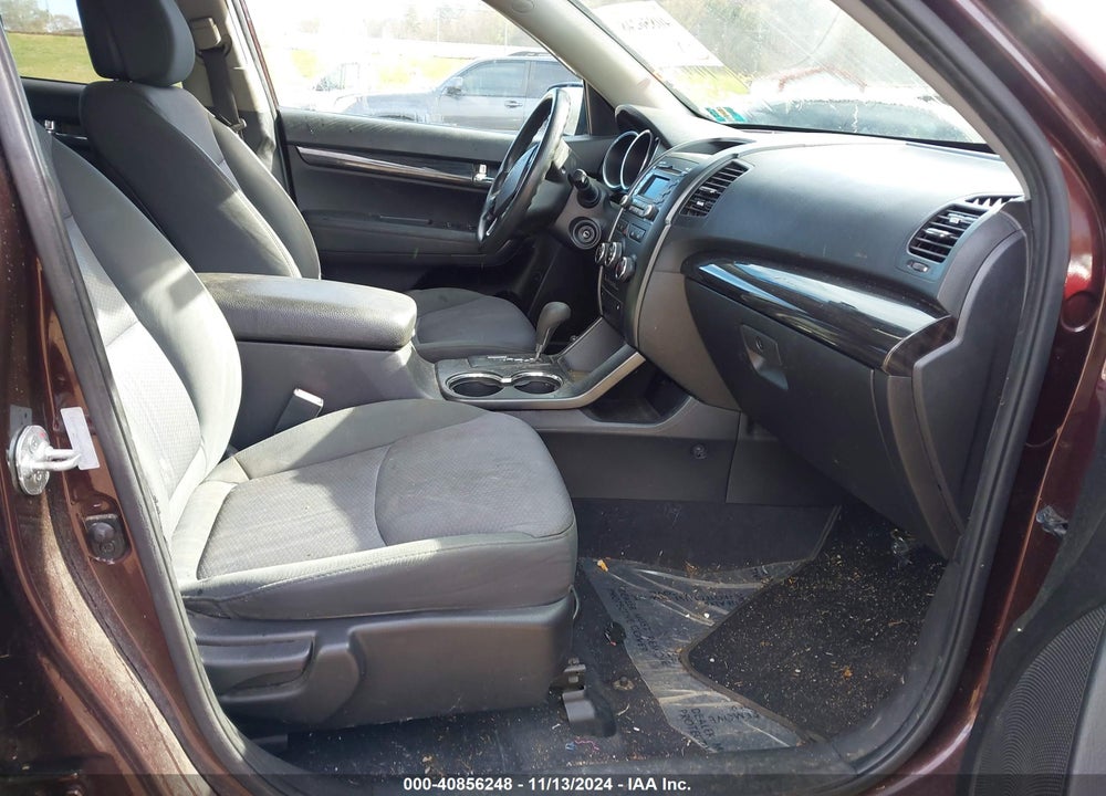 2012 KIA SORENTO LX VIN: 5XYKTCA69CG254695