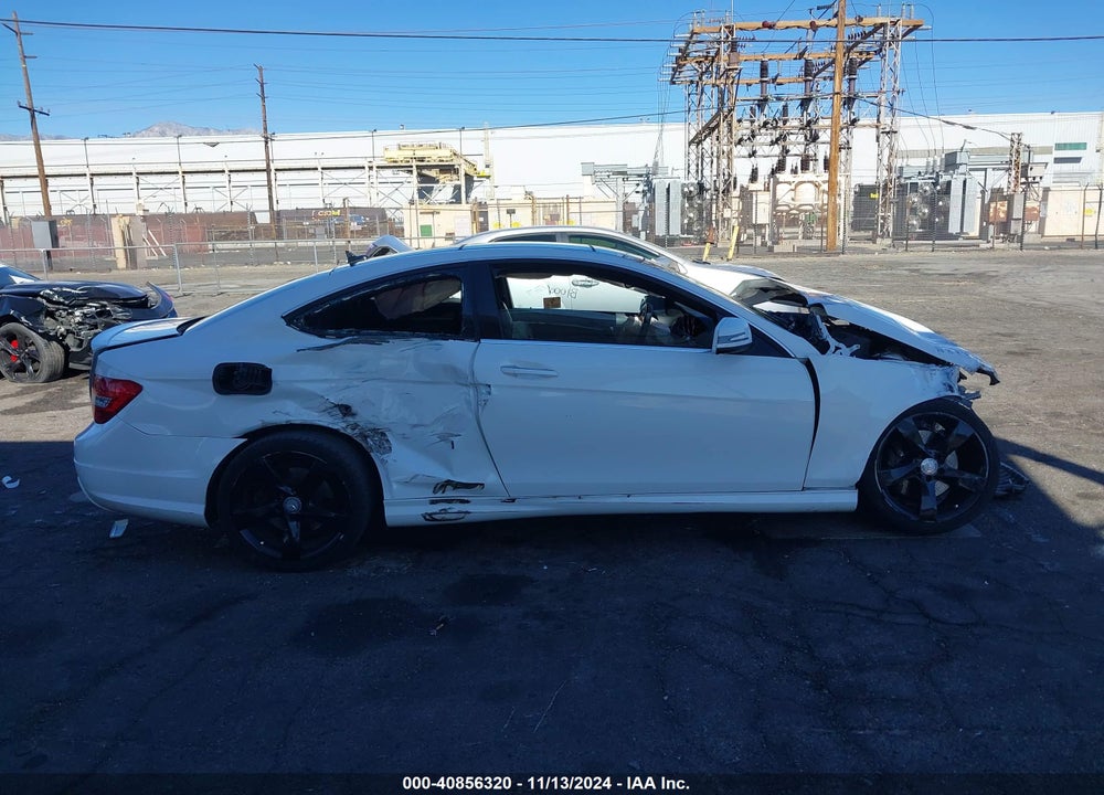 2015 MERCEDES-BENZ C 350 SPORT VIN: WDDGJ5HB8FG356264
