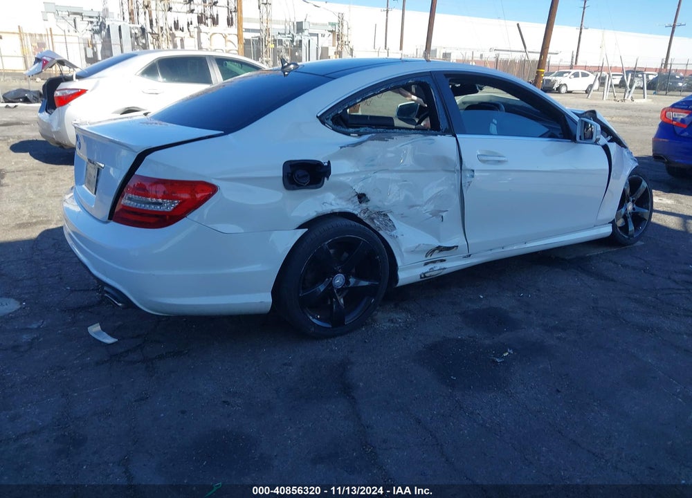 2015 MERCEDES-BENZ C 350 SPORT VIN: WDDGJ5HB8FG356264