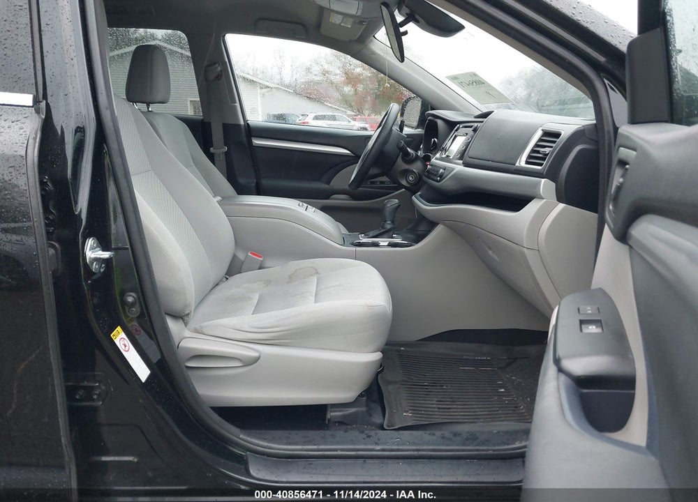 2017 TOYOTA HIGHLANDER LE VIN: 5TDZARFH8HS025159