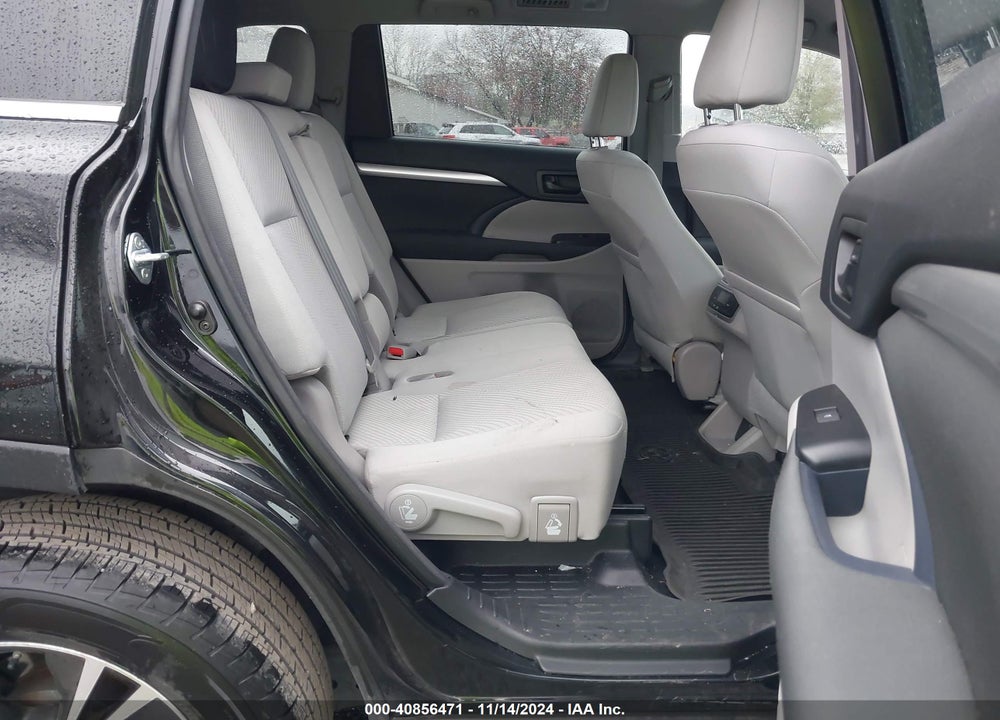 2017 TOYOTA HIGHLANDER LE VIN: 5TDZARFH8HS025159