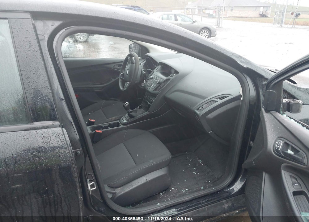 2018 FORD FOCUS S VIN: 1FADP3E20JL256976