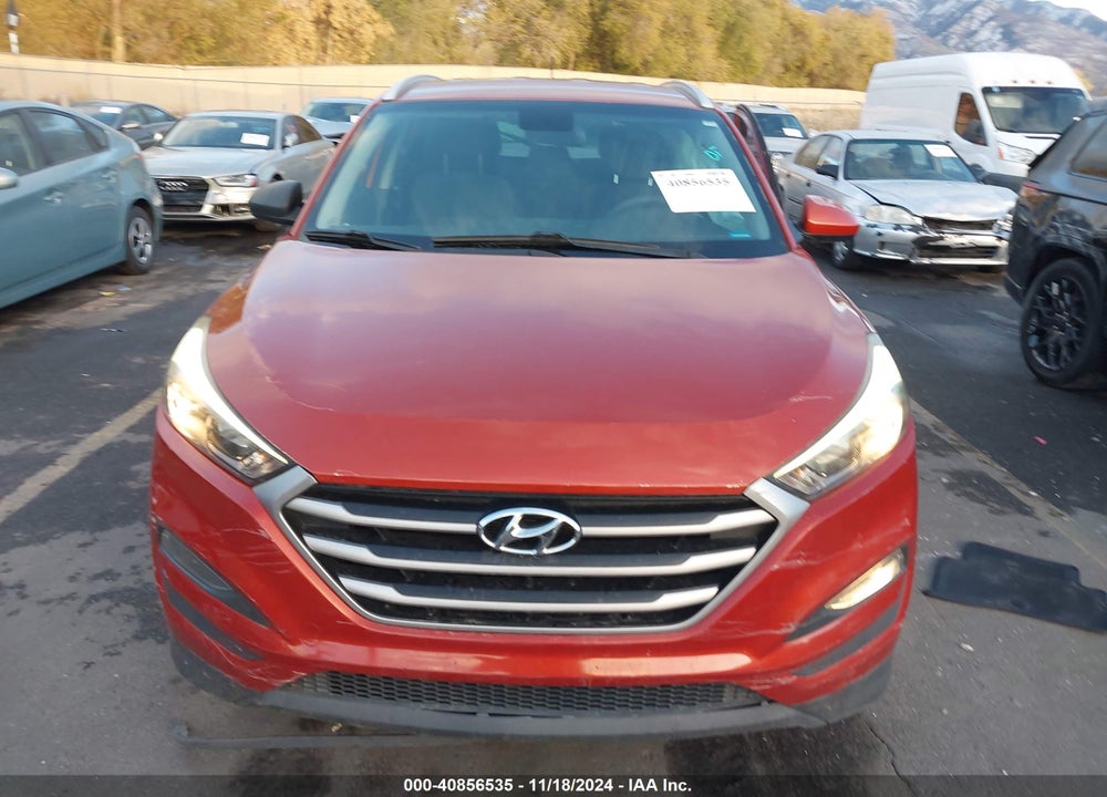 2017 HYUNDAI TUCSON SE VIN: KM8J33A40HU261627
