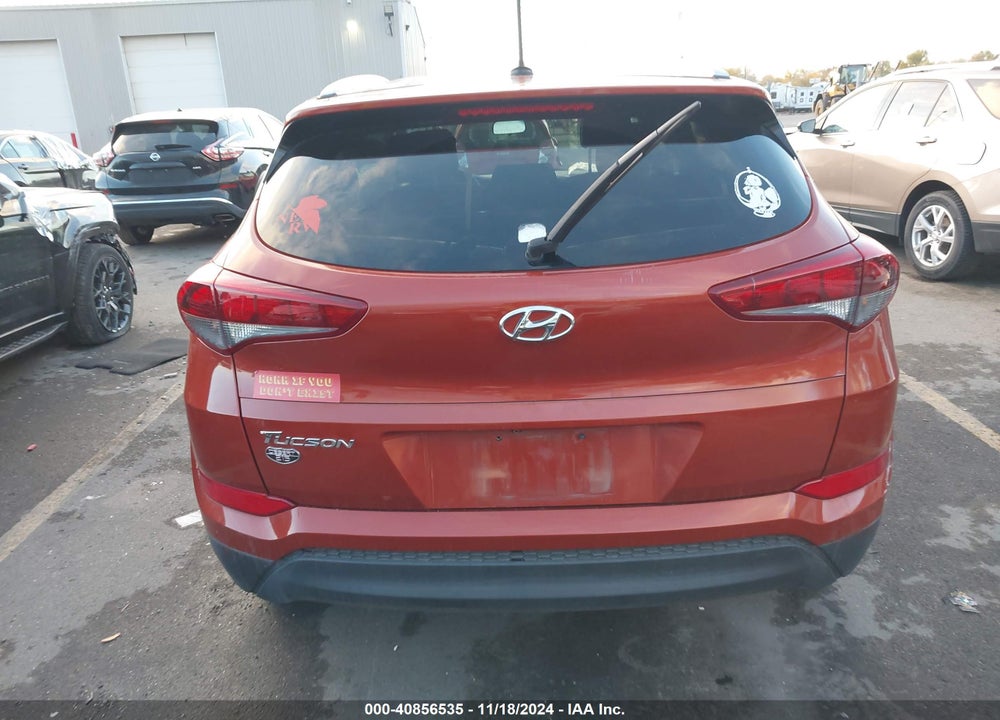 2017 HYUNDAI TUCSON SE VIN: KM8J33A40HU261627
