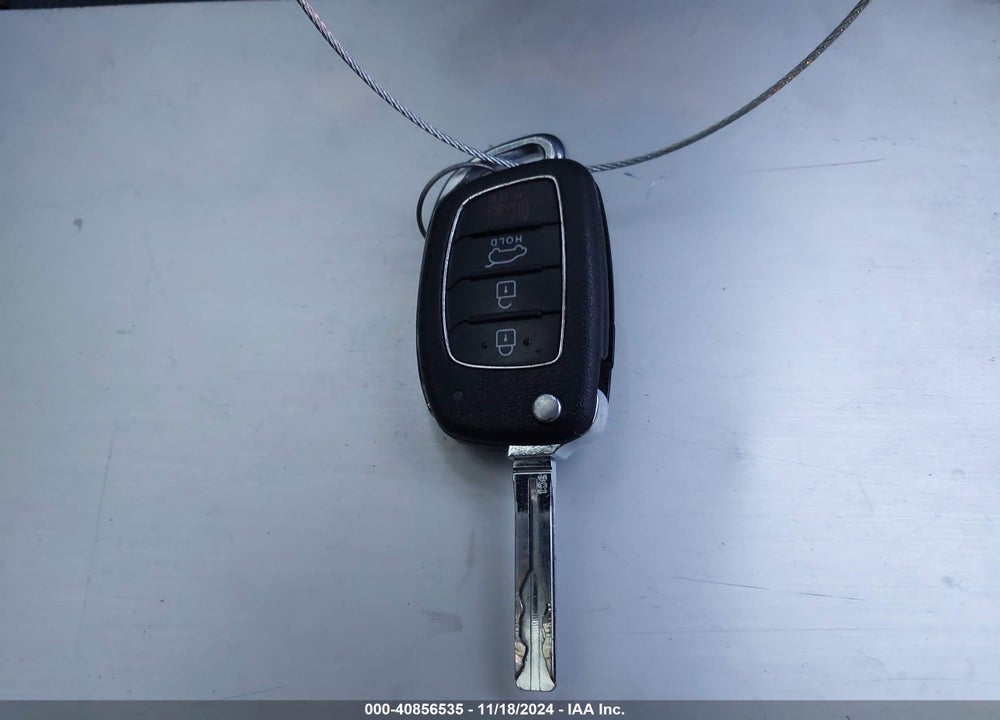 2017 HYUNDAI TUCSON SE VIN: KM8J33A40HU261627