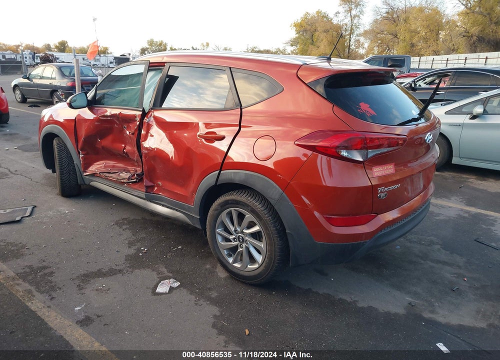 2017 HYUNDAI TUCSON SE VIN: KM8J33A40HU261627